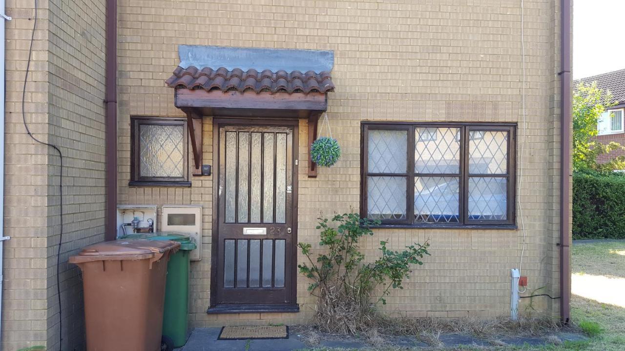 Villa Swale Corner Wellingborough Exterior foto